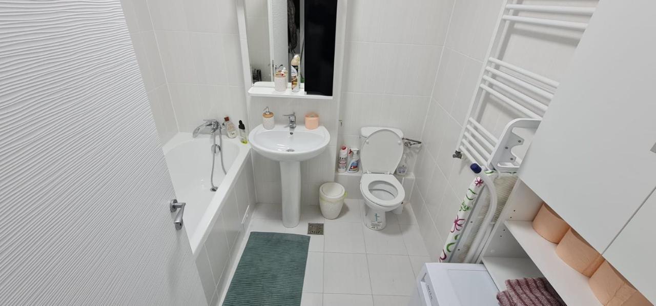 Studio spațios,intim+ loc parcare propriu,vedere panoramică,utilat de lux Bucureşti Exterior foto